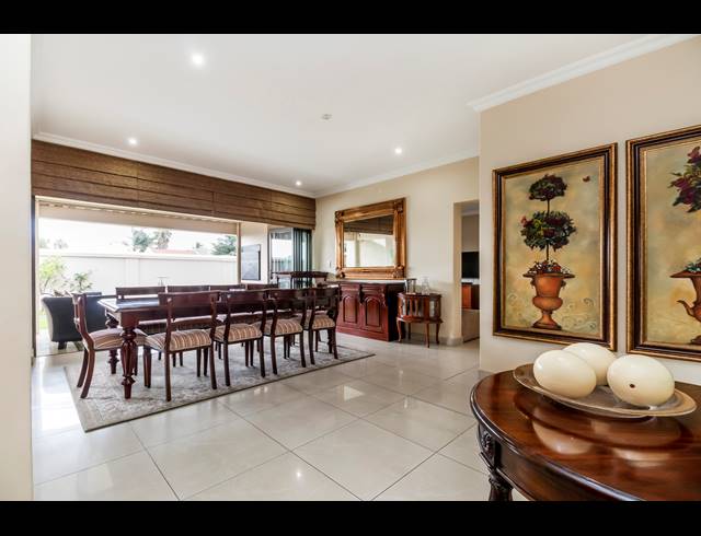 3 BEDROOM FREEHOLD RENTED IN MORNINGSIDE